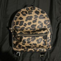Coach medium charlie backpack leopard 2025 print