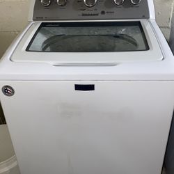 Maytag Washing Machine (White Large Capacity)