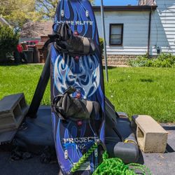 Wakeboard With Boots & Rope