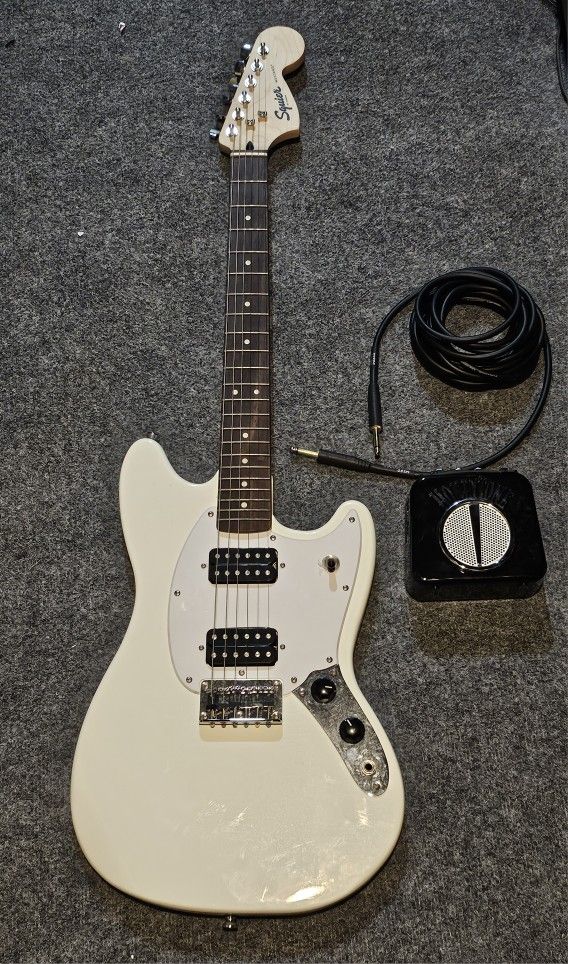Squier Electric Guitar + Accessories – Great Condition!