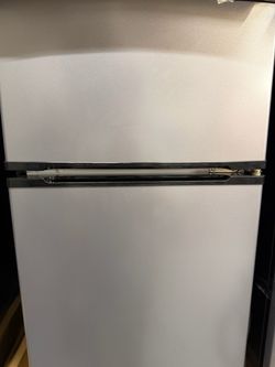 Mainstays mini fridge