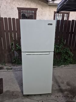 24" Fridge in great condition $220