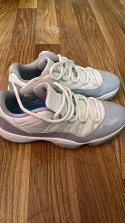 Air Jordan 11 Retro Low "Cement Grey".