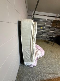 Queen matress