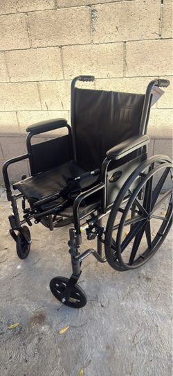 Like-New Rhythm Healthcare Array K1/K2 Wheelchair — 300 lb Capacity — Open Box