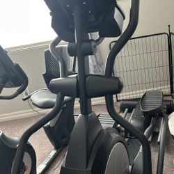Gently And Rarely Used Sole elliptical 