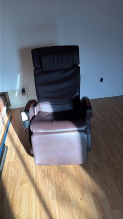 Brown massage for sale paid 500 asking 202 years old