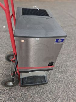 Manitowit CNF201A-161L Counter Top Nugget Ice Maker Excellent Condition. Pick up fremont sea. No trades.