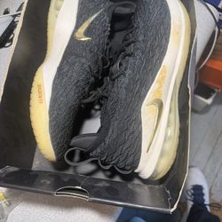 LeBron 15 Low Size 12 Black Gold