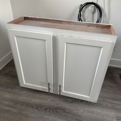 White Kitchen Cabinet 