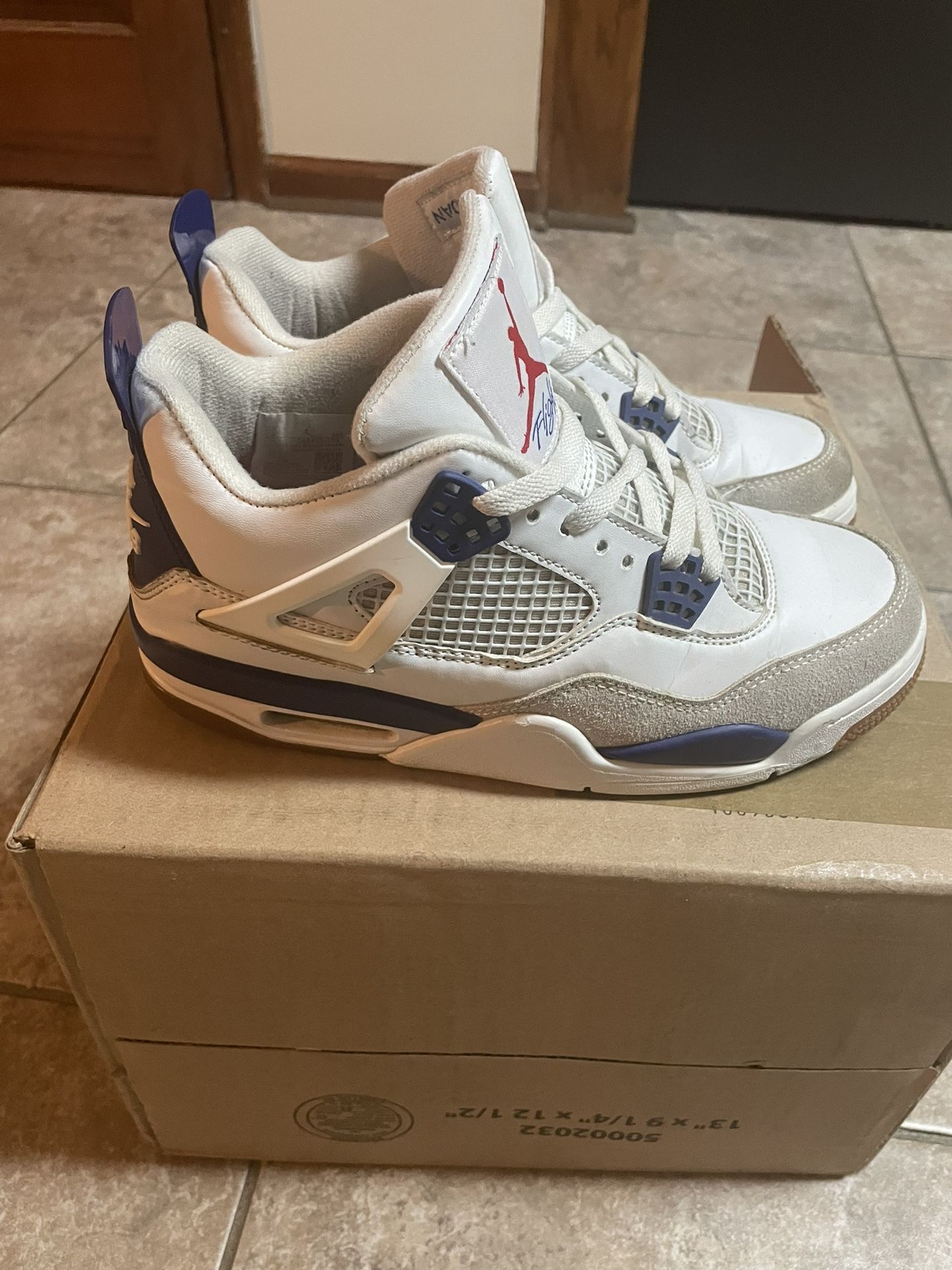 Air Jordan 4 Retro Size 9
