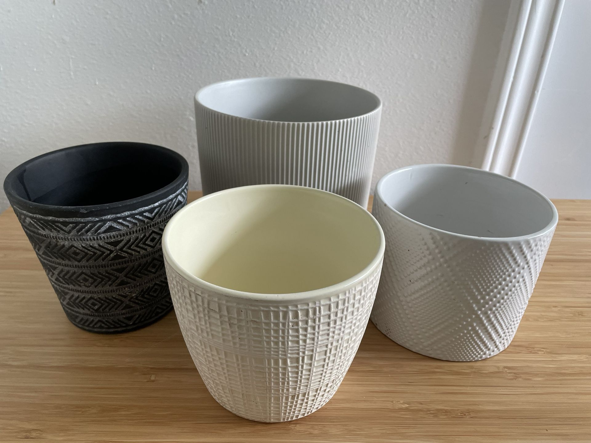 Set Of 4 Textured Ceramic Planters