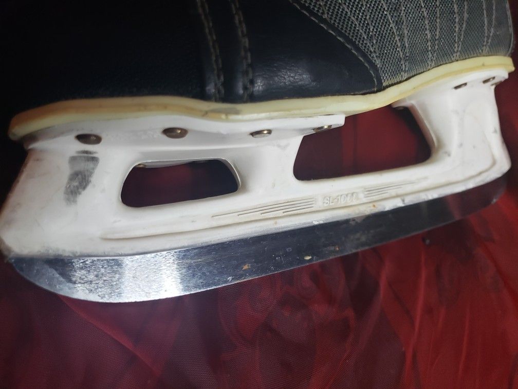 CCM - 500 Youth Skates