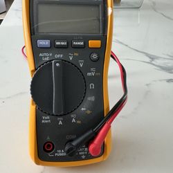 Fluke 117 Multimeter 