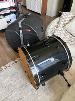 PDP Concept Maple 22x18 Bass Drum + SKB Hard Case – Pearlescent Black Lacquer