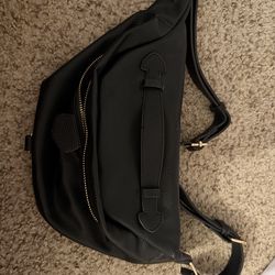 Black Fanny/ cross body