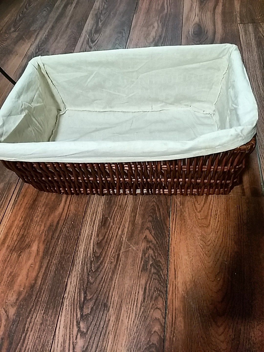 Large wicker basket with liner