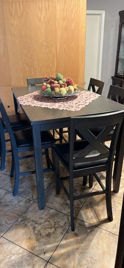 Modern table and 6 chairs dining table set