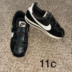 Black Nike Cortez