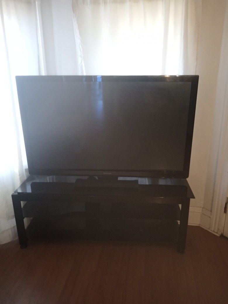 Smart TV. TV Stand +Air Conditioner Grill + Bike