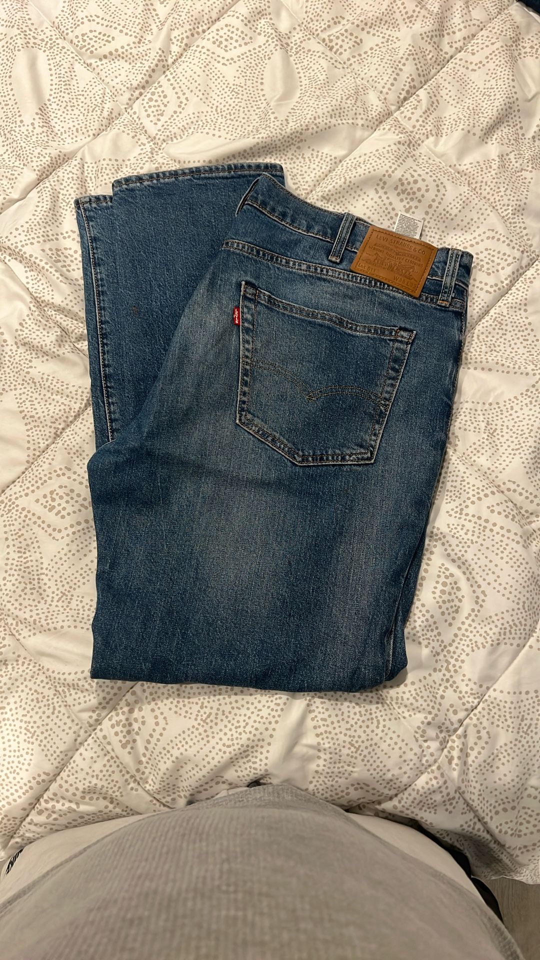 Levi’s 38 X 32 Slim Jeans