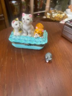 Vintage miniature kitty cat kittens trinket jewelry box