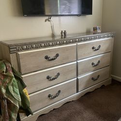 6 Drawer Vintage Dresser
