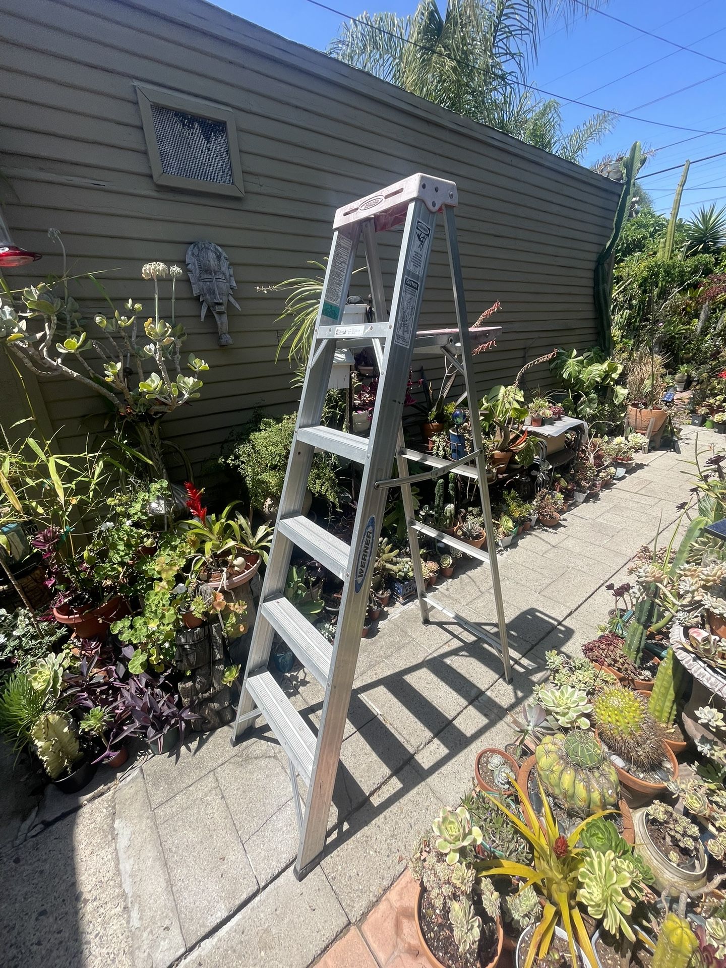 Werner Aluminum 6ft Ladder 200 lbs USA