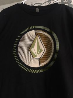 New VOLCOM tee $7 obo