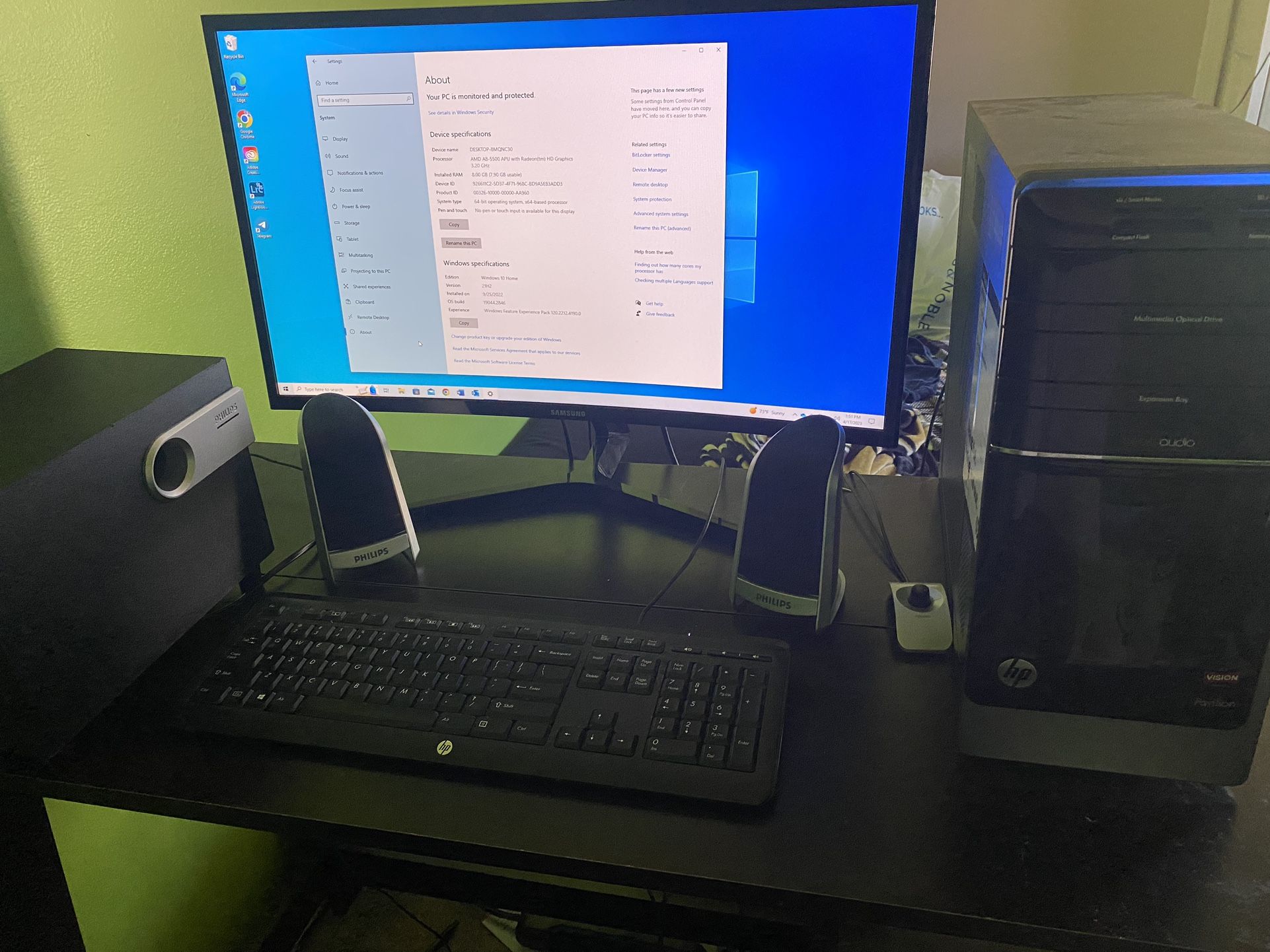 HP Pavilion BEATS Edition With 24 Inch HD Samsung Curved Monitor And Phillips Speaker System