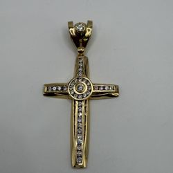 14K YELLOW GOLD CROSS PENDANT WITH CLEAR STONES 