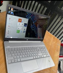 HP 15t-dy100 15.6” Laptop – Intel i5 – 12GB RAM