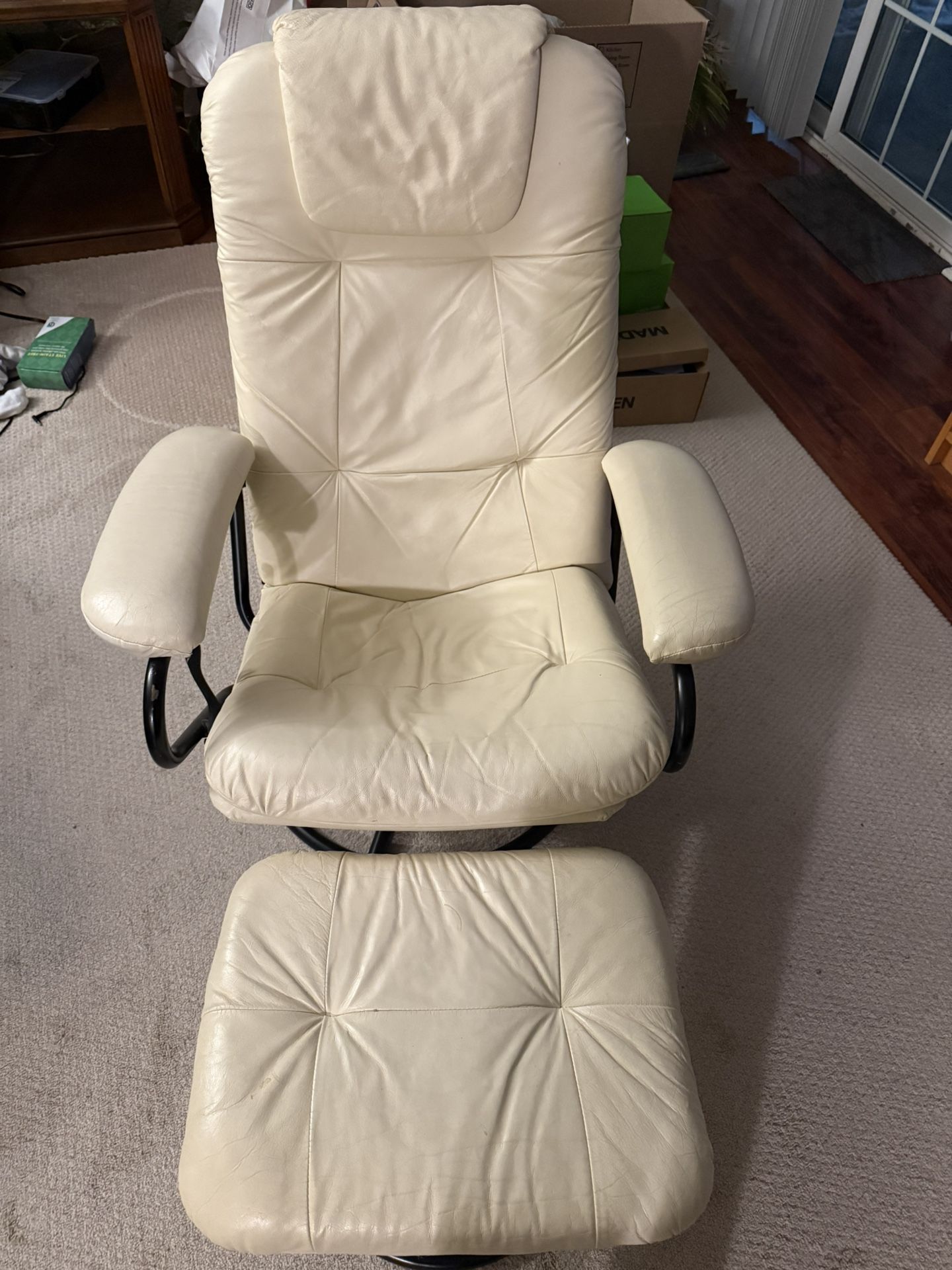 Chair With Leg Support