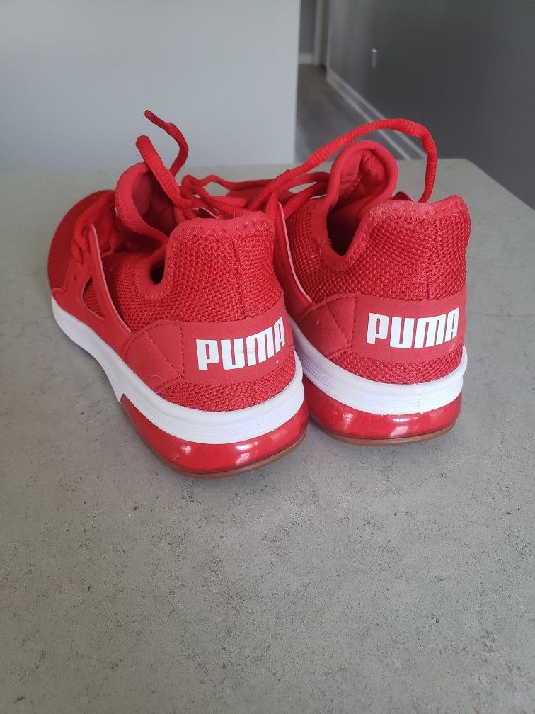 Womens Red Puma Size 7.5 