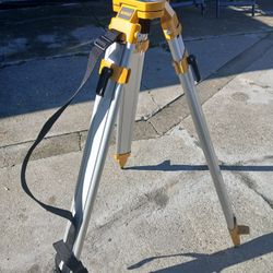 Dewalt Tripod