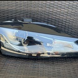 2008 2009 2010 2011 Audi R8 Right Passenger Side Xenon Headlight OEM Shell