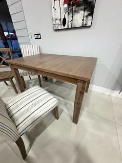 Dining Table + 4 Chairs