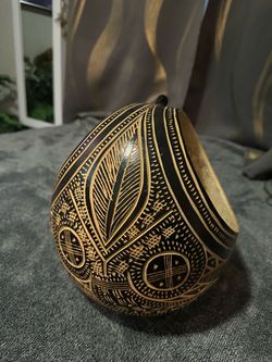Hand-Carved Etched Gourd Decorative Bowl – Black & Natural