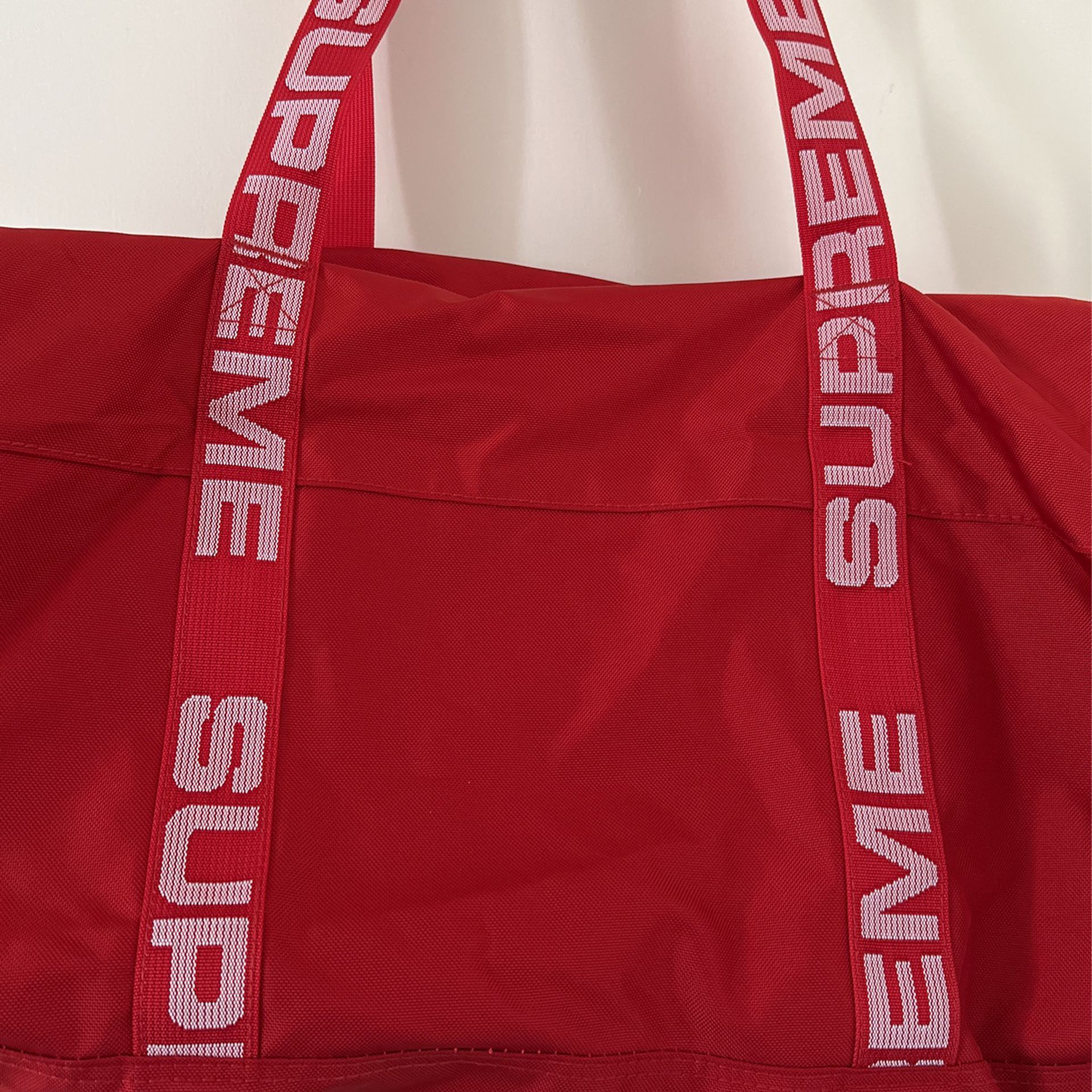 Red Supreme Duffle Bag (ss19) for Sale in Tacoma, WA - OfferUp