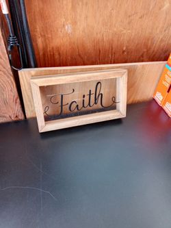 Faith Sign Glass with Inscription and Wooden Frame