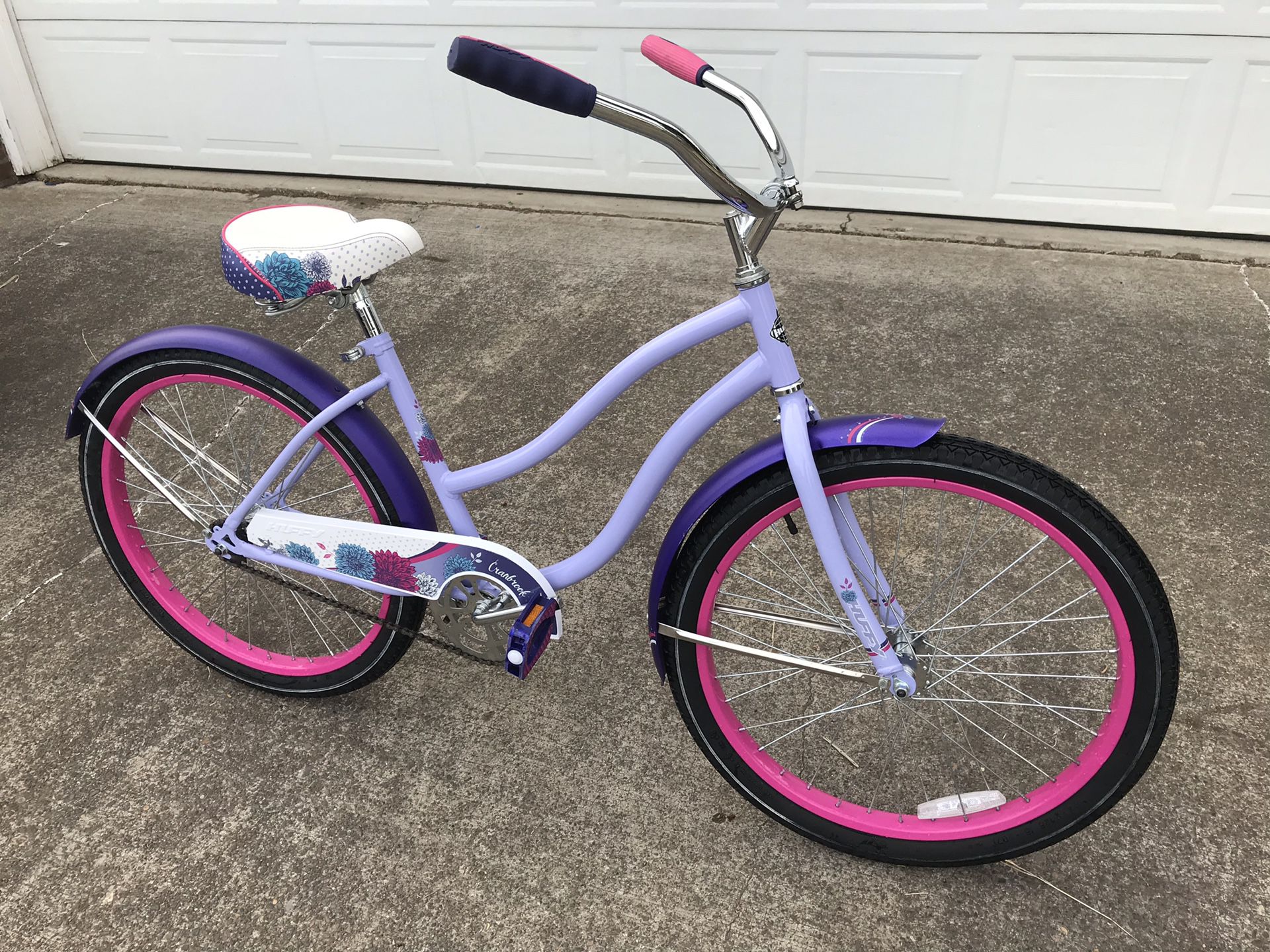 NICE!! 24” ladies beach cruiser bike