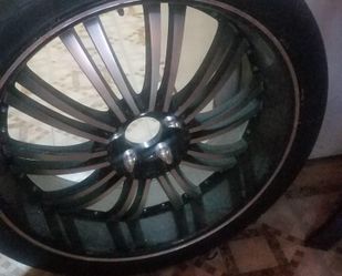 Rims off Chrysler 300@ Ford Expedition 1998