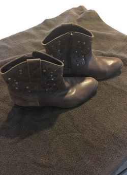 Ankle boots - really cute only worn a couple times