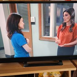 USED 27" VIZIO TV W/REMOTE  NOT A SMART TV