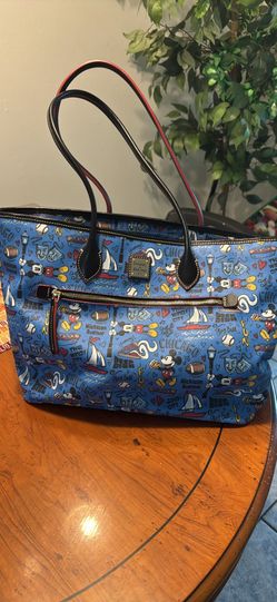 DOONEY & BOURKE beautiful bag.