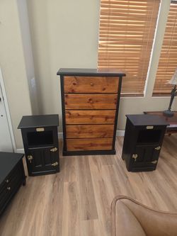 4-Piece Bedroom Set Dresser and Nightstands and coffee table