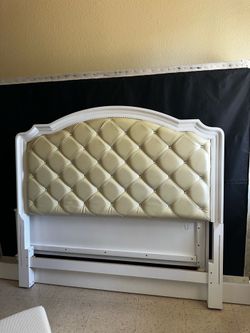 Full size bed