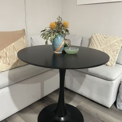 Black Round Dining Table