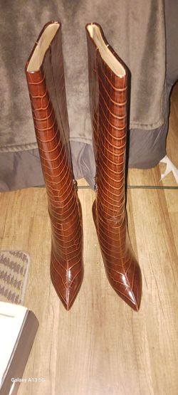 Nine West Maxim Croc Knee-High Boots - Brand New In Box (Size 11)