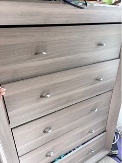 Moving! Dreser for sale